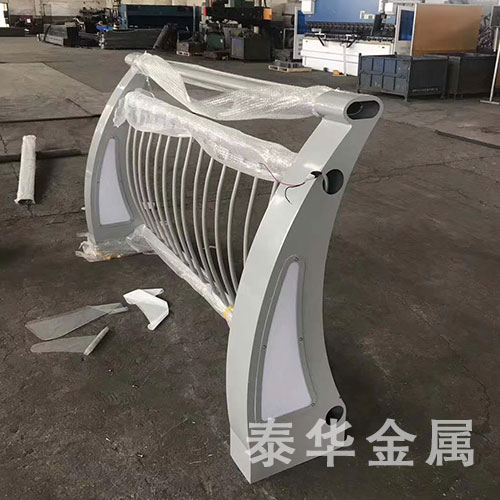 灯光护栏