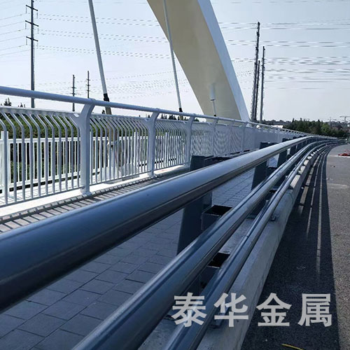 桥梁护栏