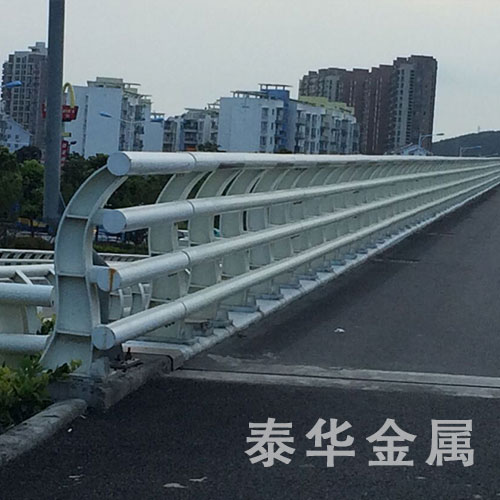 桥梁护栏