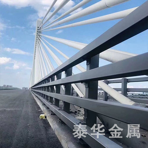 桥梁护栏