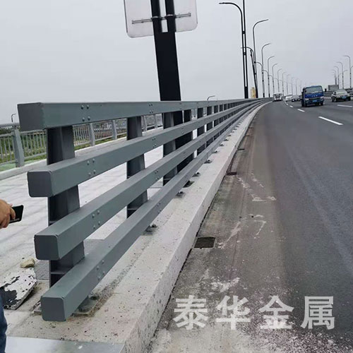 防撞护栏